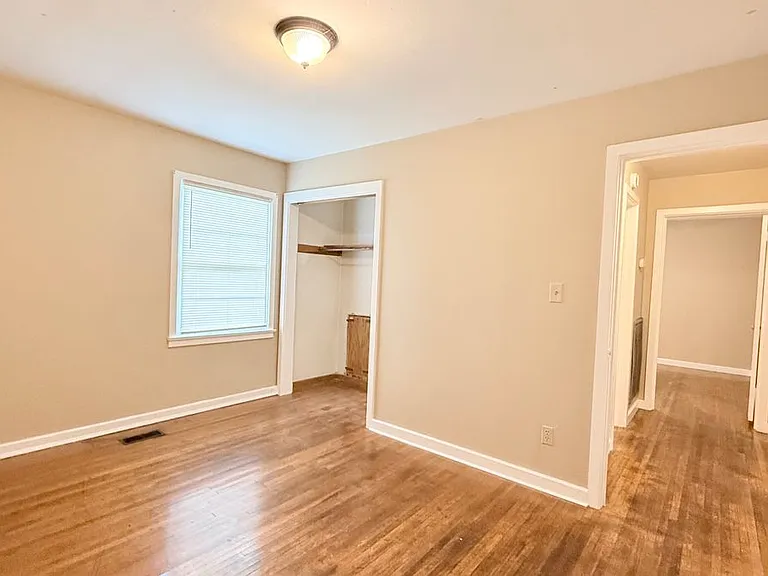 1002 Evins St — Photo 9