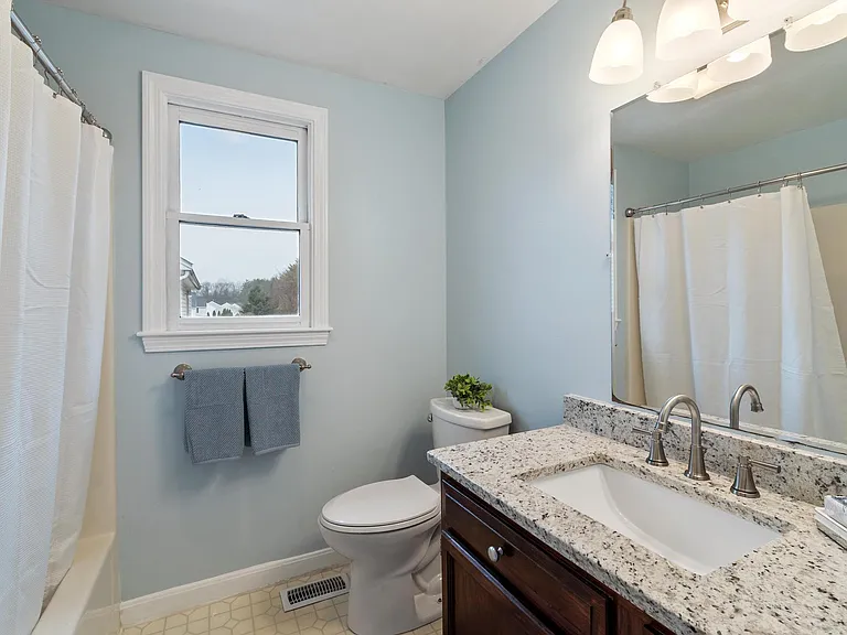 29 Lamplighter Ln — Photo 12