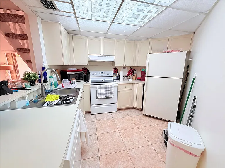 10233 NW 9th Street Cir #206-1 — Photo 2