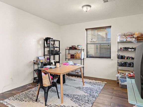 5th image of 524 Valley Plum Ave