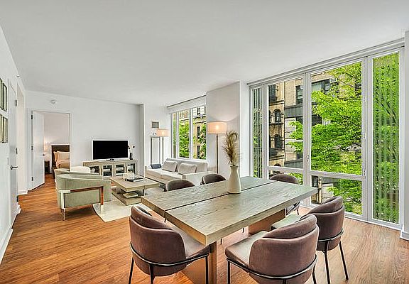 3rd image of 130 W 19th St APT 3C