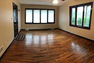 4th image of 3210 E Jefferson Blvd