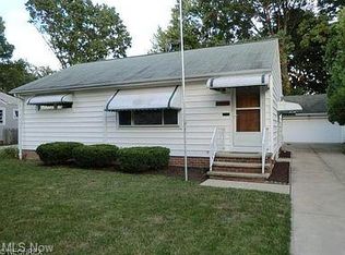 15921 Woodbury Ave, Cleveland, OH