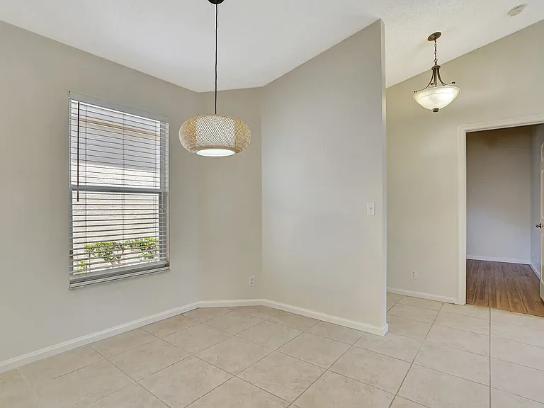 1022 Island Manor Dr — Photo 8