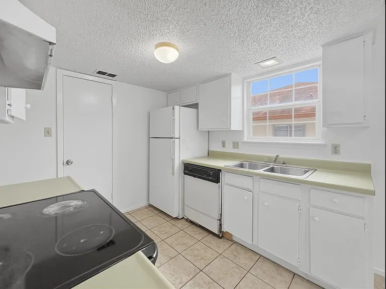 3427 Willowrun Dr #D — Photo 3