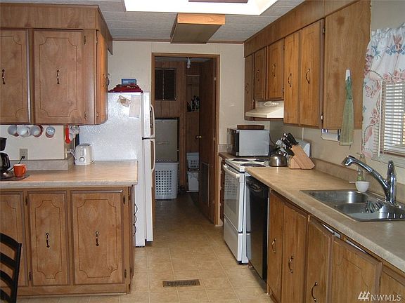 4th image of 6212 80th Pl NE