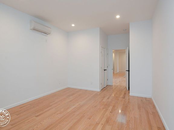 5th image of 738 Washington Ave APT 3B