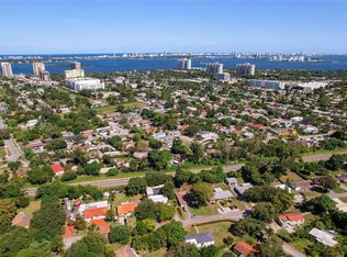 1090 NE 115th St, Biscayne Park, FL 33161