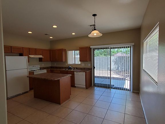 4th image of 3008 E Kings Ave