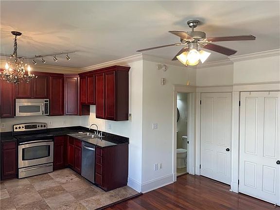3rd image of 1783 Coliseum St #R