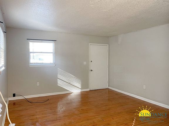 4th image of 792B Navy St