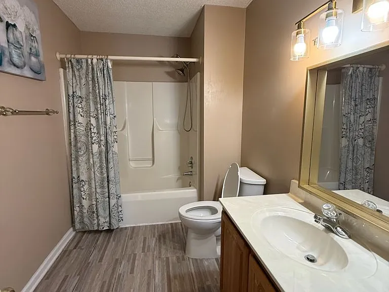 1464 Chandler Cir — Photo 18