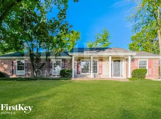 317 Hill Trail Dr, Ballwin, MO 63011