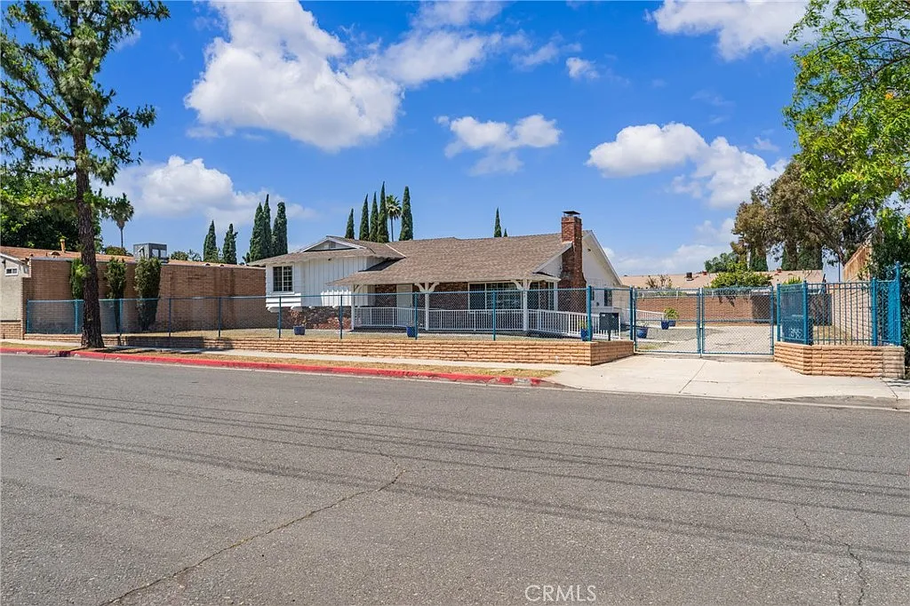 3 bed, 1762 sqft, $4,250 — Photo 2