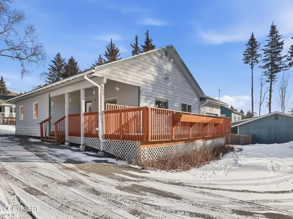 502 Soundview Ave, Homer, AK 99603