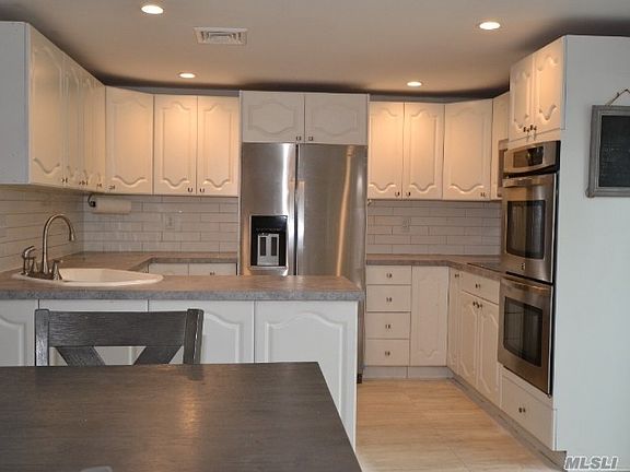 3rd image of 43 College Hills Dr