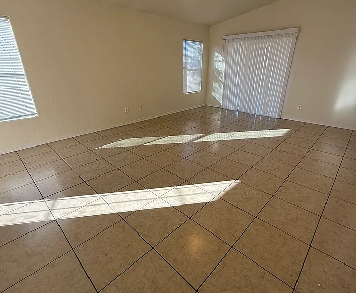 1284 W Laporte Ln — Photo 3