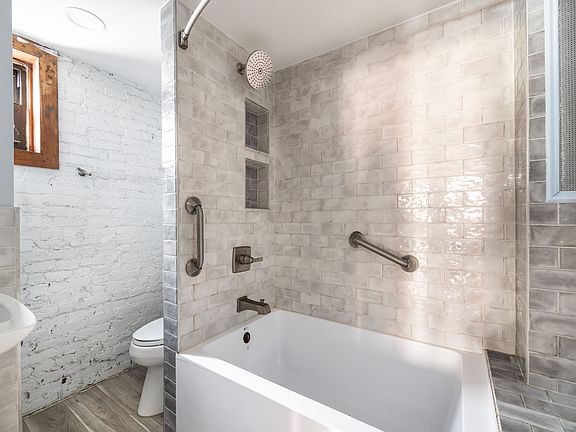 5th image of 88 E 3rd St APT 8