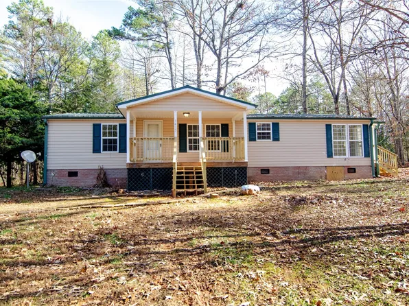 1415 Smith Woods Ln, Hickory Grove, SC 29717