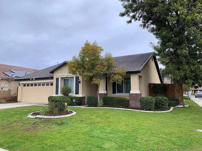 13402 Boyd Lake Dr — Photo 1