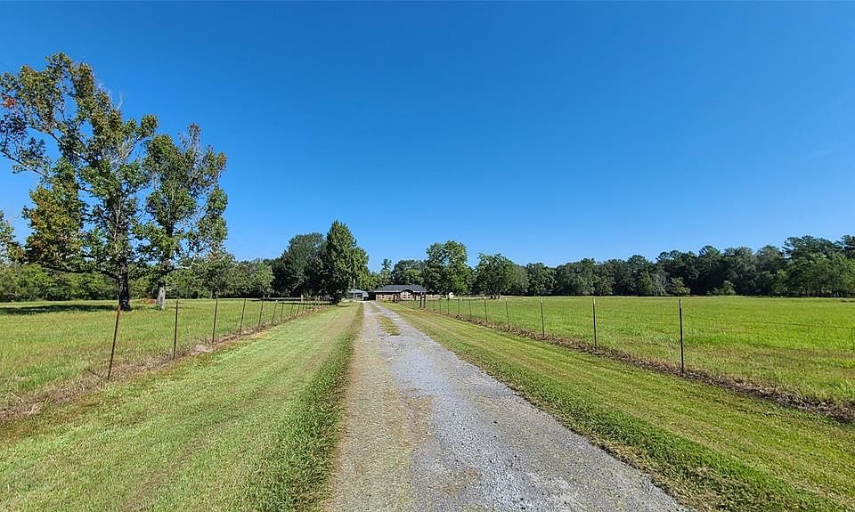 1st image of 3723 Colonial Dr