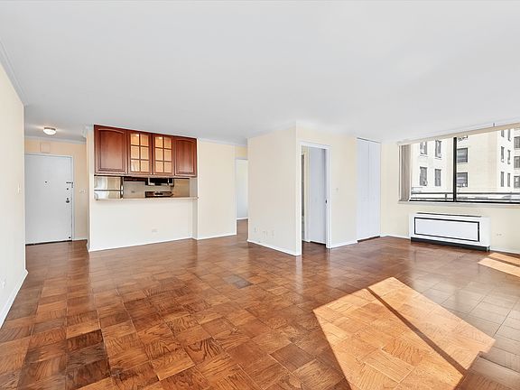 3rd image of 275 W 96th St APT 6N