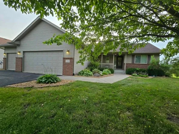 1015 Bluestem Ln, Lester Prairie, MN 55354