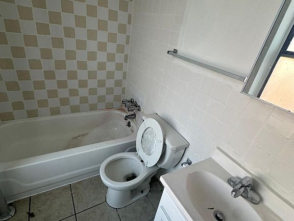 2nd image of 3009 3rd Ave #3S