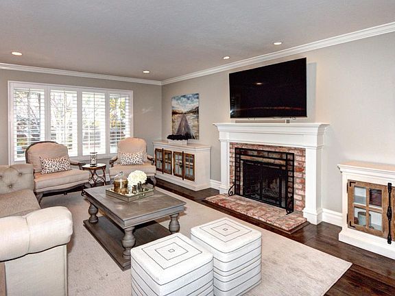 3rd image of 210 Blossom Villa Way