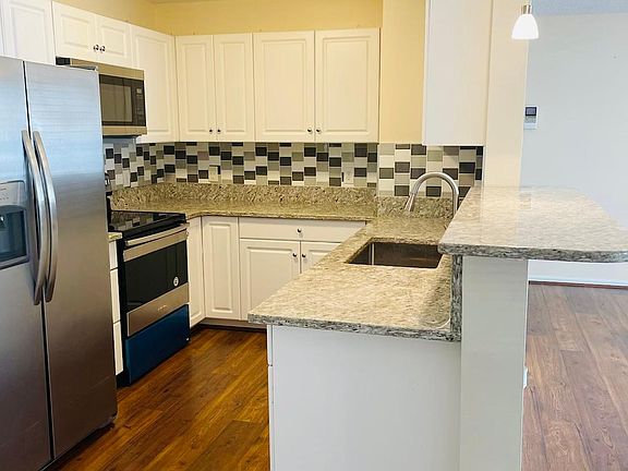 3rd image of 3713 Morris Farm Dr