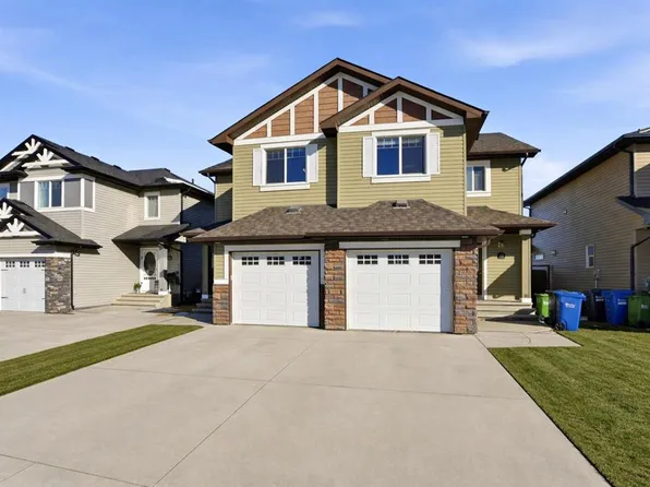14 S Van Slyke Way, Red Deer, AB T4R 0N4