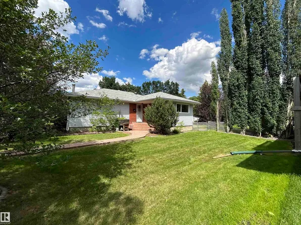 9457 79th St NW, Edmonton, AB T6C 2R8