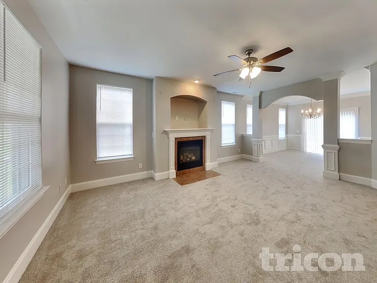 2755 Gusty Ln — Photo 3