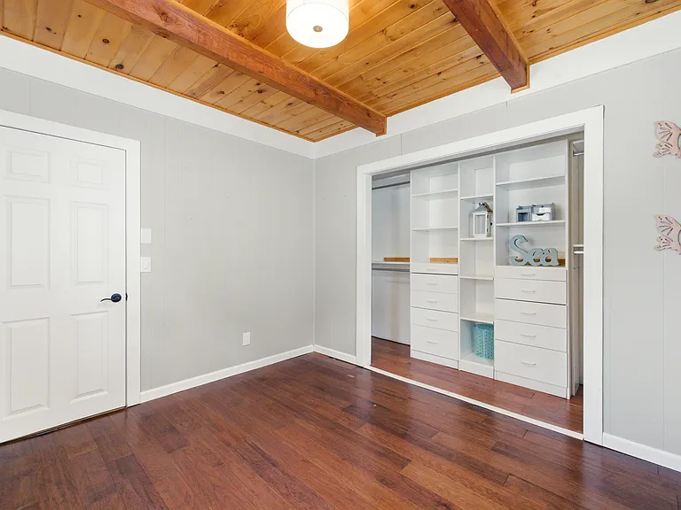 Hilltop Dr — Photo 29