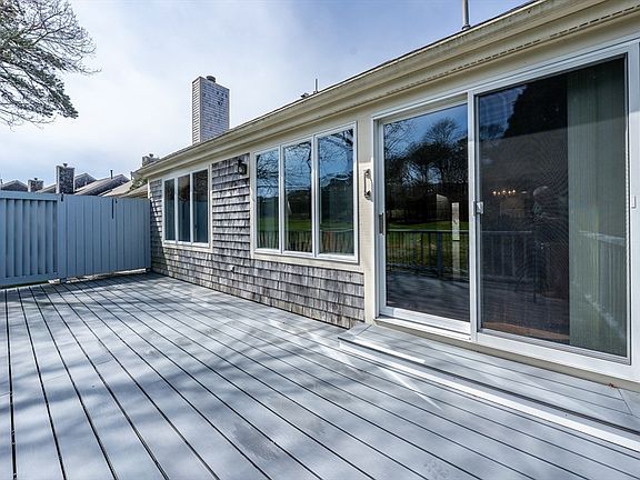 3rd image of 46 Forest Gate Vlg #8