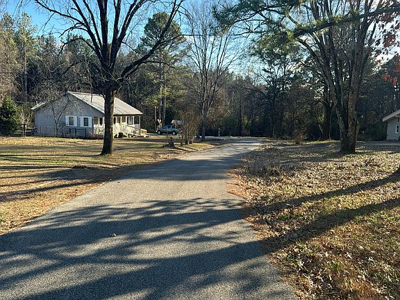 4th image of 40 Lorene St