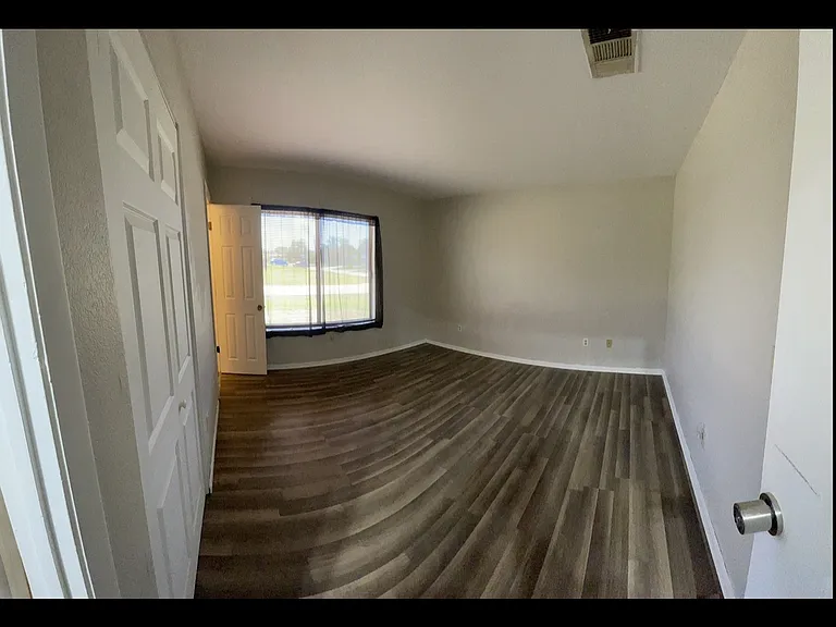 1403 Mackay Ave SE — Photo 9