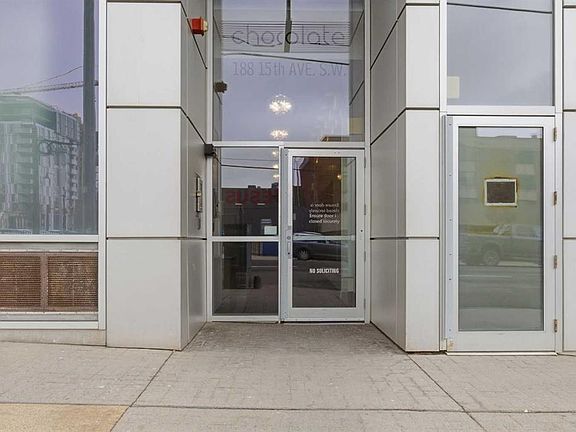 4th image of 188 SE 15th Ave SW #203