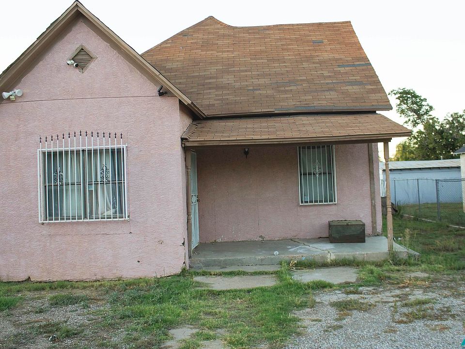 1st image of 407 E 5th St