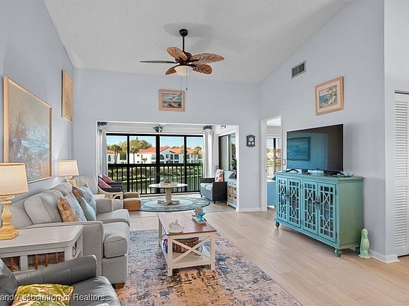 4th image of 4915 Casablanca Cir #H-23