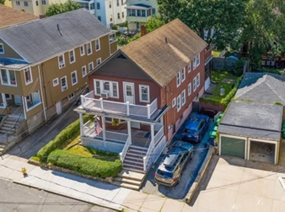3 bed, 1000 sqft, $3,200 — Photo 3