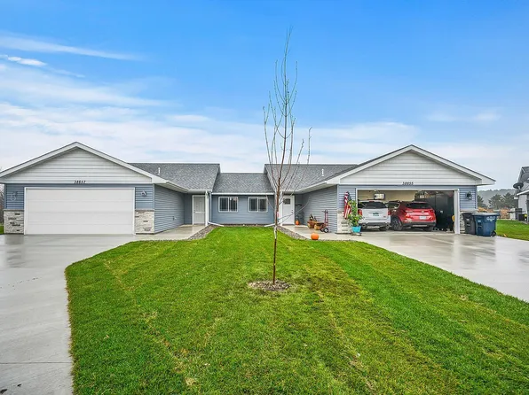 38856 Maple Ct, North Branch, MN 55056