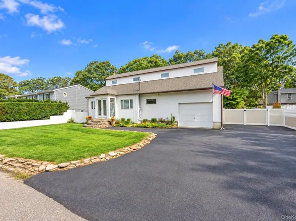 1219 Coates Avenue, Holbrook, NY 11741