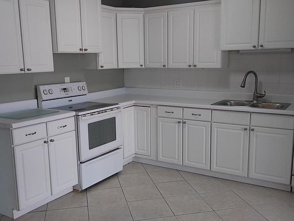 2nd image of 611 90th Ave N