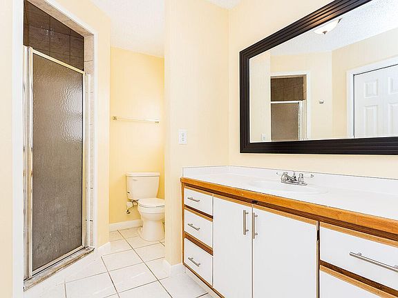 5th image of 959 Cambridge Ct