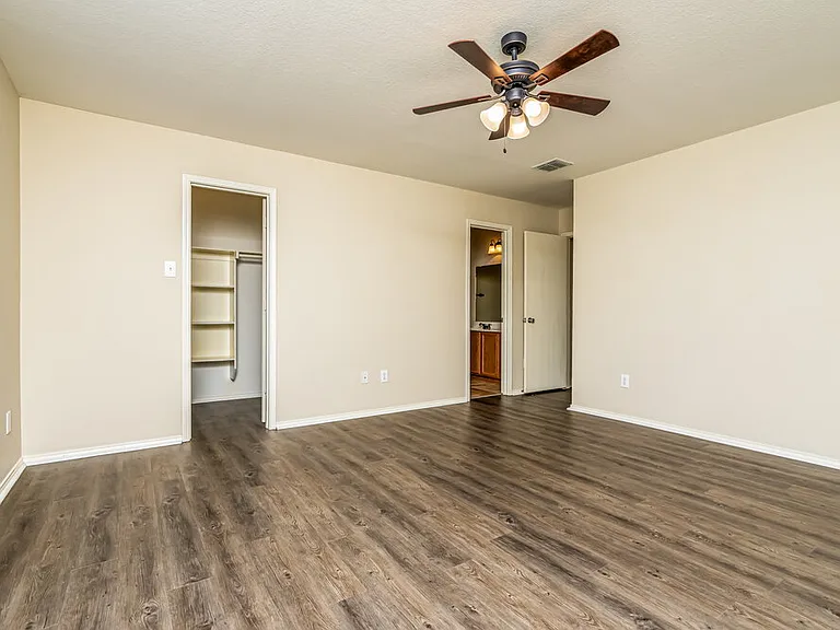 1118 Antoinette Dr — Photo 10