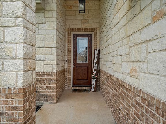 2nd image of 2515 Paisley Dr