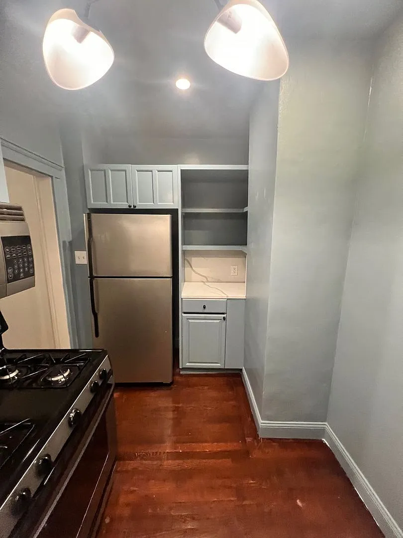 Cozy Allston one bedroom apartment available — Photo 2