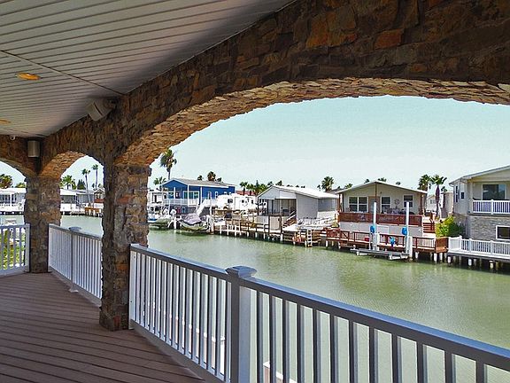 3rd image of 337 Sand Dollar Dr