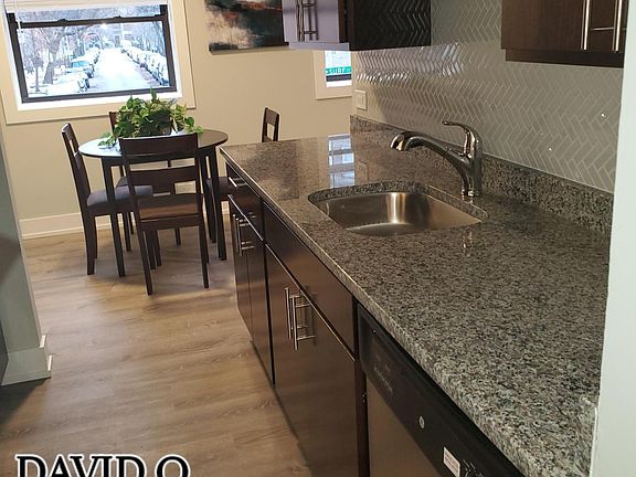 4th image of 627-33 W Oakdale Ave #3